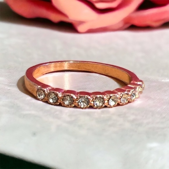 Champagne Crystal Morganite and Cubic Zirconium 14kRose Gold plated Woman’s Ring - Picture 4 of 7